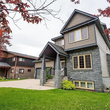 Aspen Lodge By Revelstoke Vacations Εξωτερικό φωτογραφία