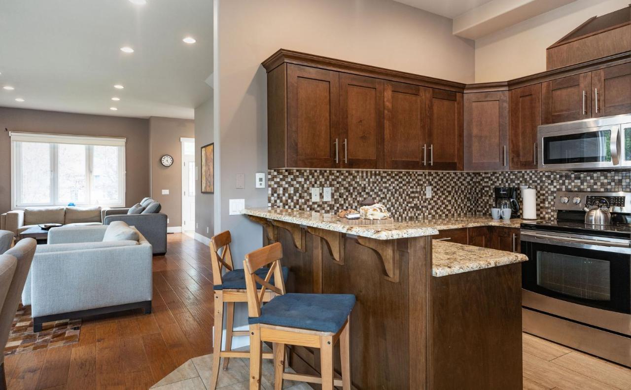 Aspen Lodge By Revelstoke Vacations Εξωτερικό φωτογραφία