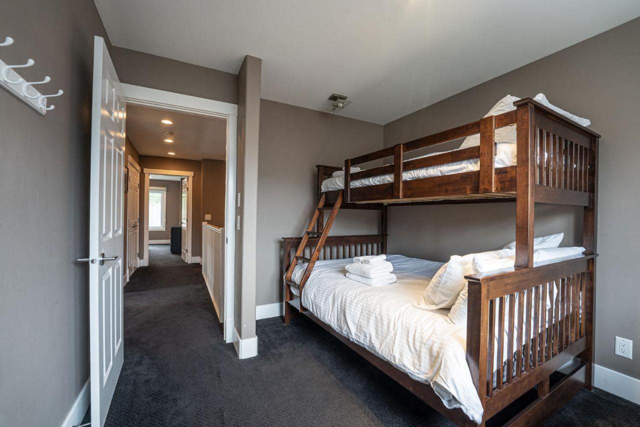 Aspen Lodge By Revelstoke Vacations Εξωτερικό φωτογραφία