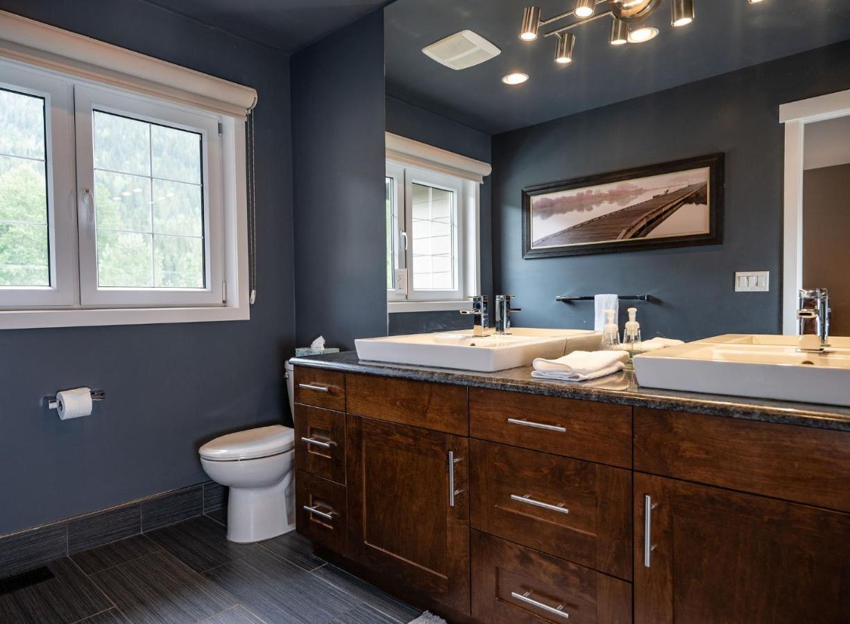 Aspen Lodge By Revelstoke Vacations Εξωτερικό φωτογραφία