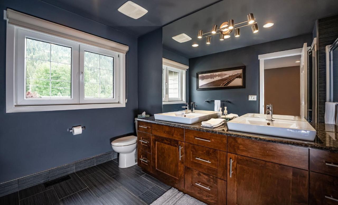 Aspen Lodge By Revelstoke Vacations Εξωτερικό φωτογραφία