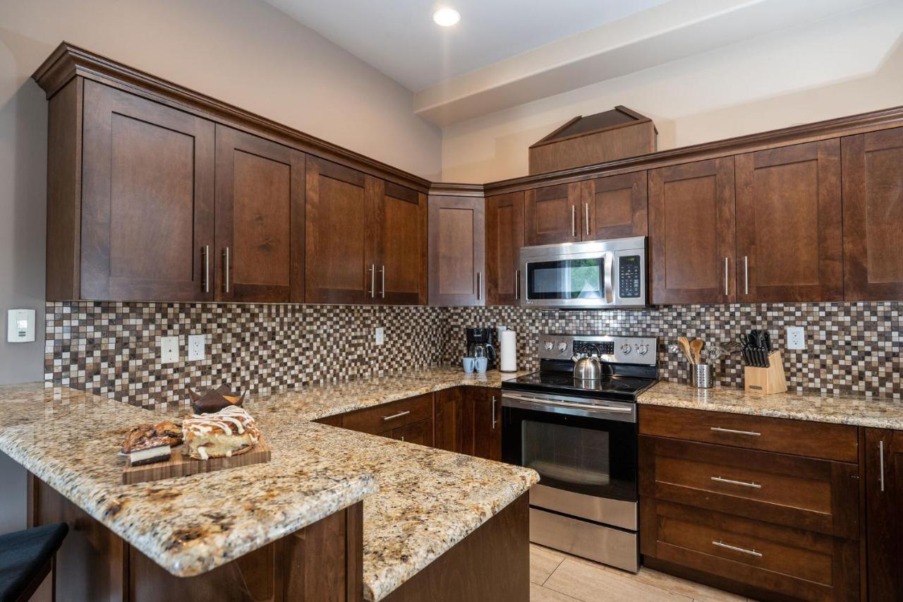 Aspen Lodge By Revelstoke Vacations Εξωτερικό φωτογραφία