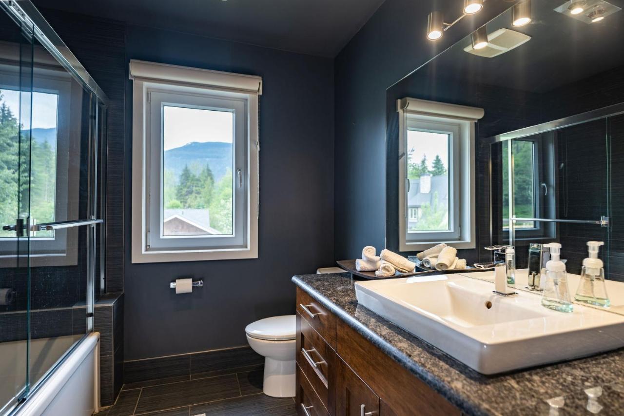 Aspen Lodge By Revelstoke Vacations Εξωτερικό φωτογραφία
